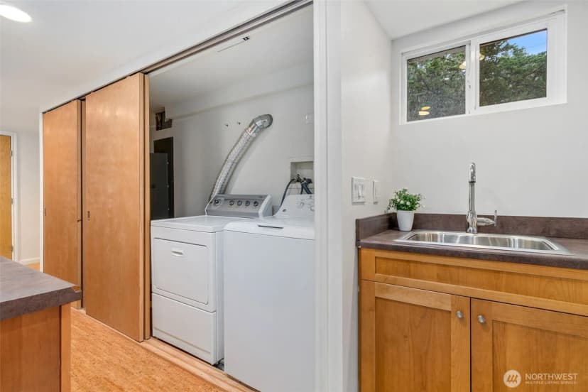 Property photo for 3039 Ne 86th St, Seattle photo 29