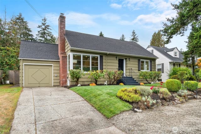 Property photo for 3039 Ne 86th St, Seattle photo 2