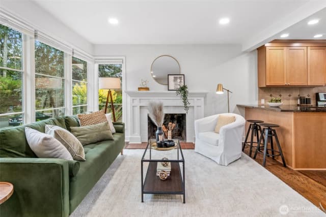 Property photo for 3039 Ne 86th St, Seattle photo 5