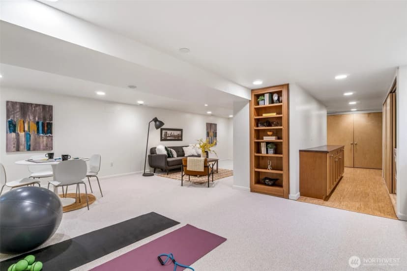 Property photo for 3039 Ne 86th St, Seattle photo 28
