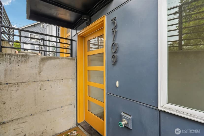 Property photo for 3709 S Dakota Street, Seattle photo 2