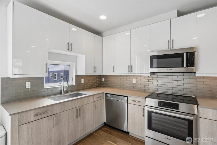 Property photo for 3709 S Dakota Street, Seattle photo 11