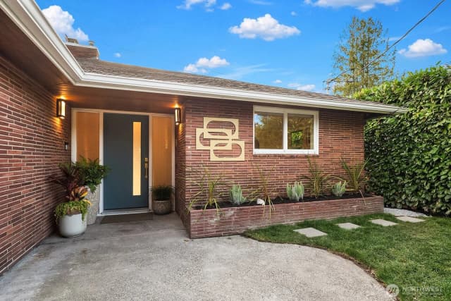 Property photo for 9608 5th Avenue Ne, Seattle photo 3