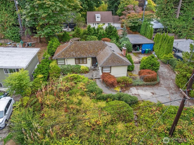 Property photo for 4005 Ne 88th Street, Seattle