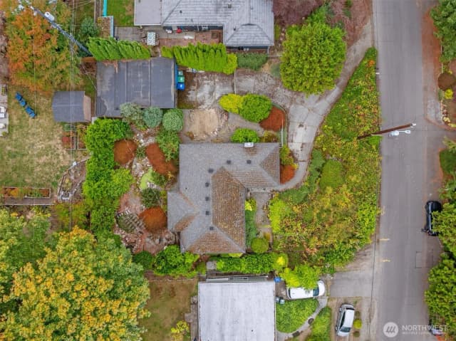 Property photo for 4005 Ne 88th Street, Seattle photo 2
