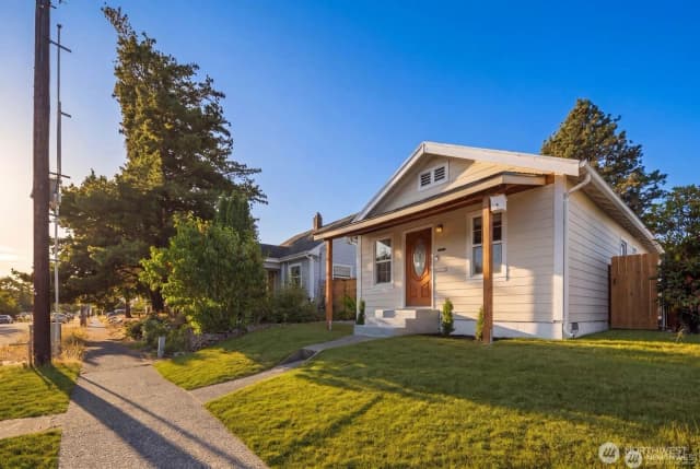 Property photo for 6222 S Warner Street, Tacoma photo 2