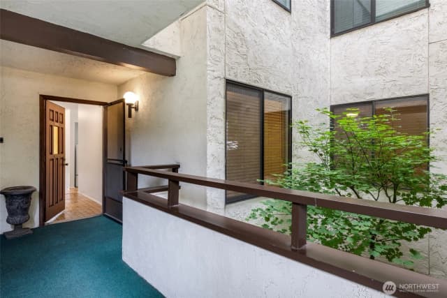 Property photo for 10817 Glen Acres Dr S #b, Seattle photo 3