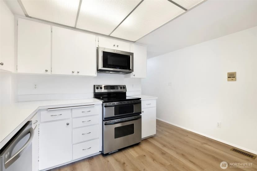 Property photo for 10817 Glen Acres Dr S #b, Seattle photo 10