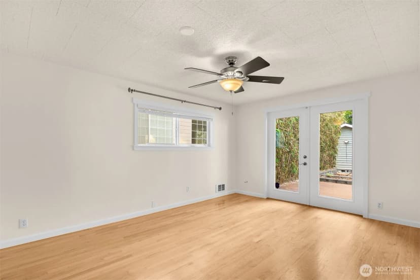 Property photo for 9515 Linden Avenue N, Seattle photo 22