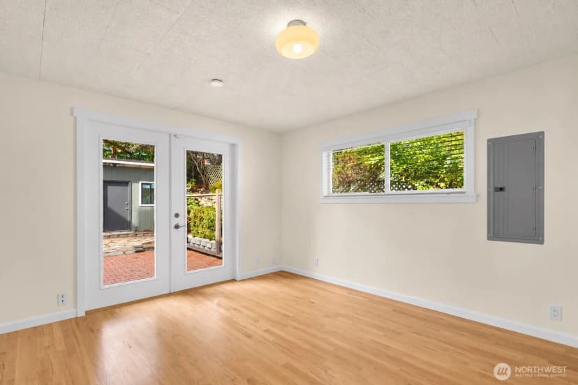 Property photo for 9515 Linden Avenue N, Seattle photo 25