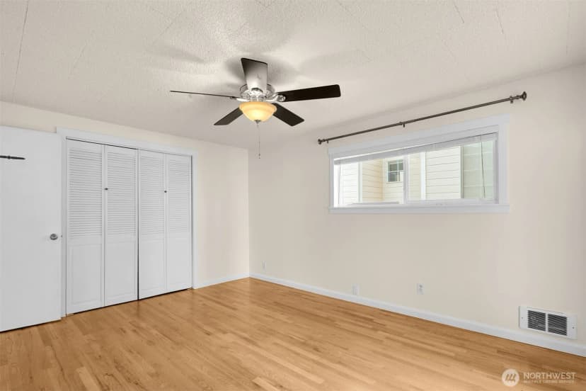 Property photo for 9515 Linden Avenue N, Seattle photo 23