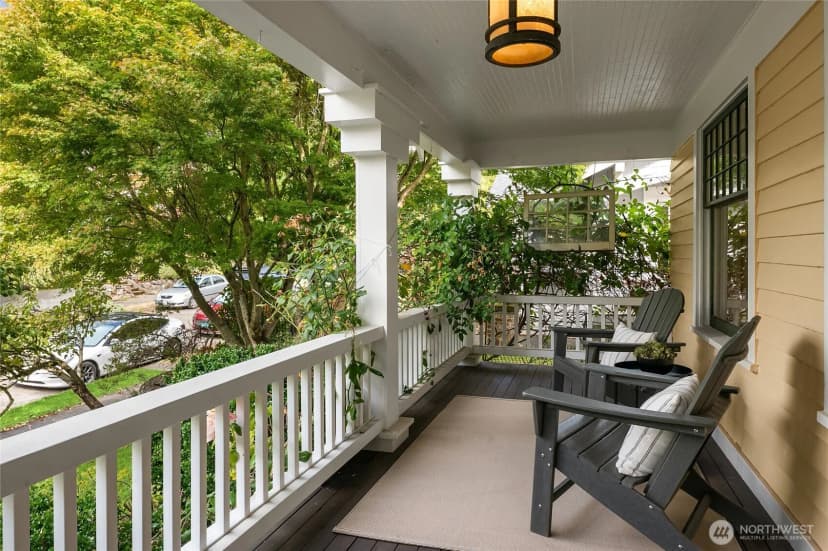 Property photo for 6264 19th Avenue Ne, Seattle photo 3