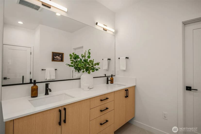 Property photo for 2649 A Nw 63rd St, Seattle photo 19