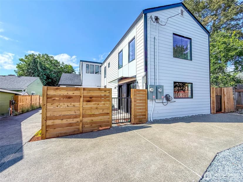 Property photo for 5402 20th Avenue S, Seattle photo 22