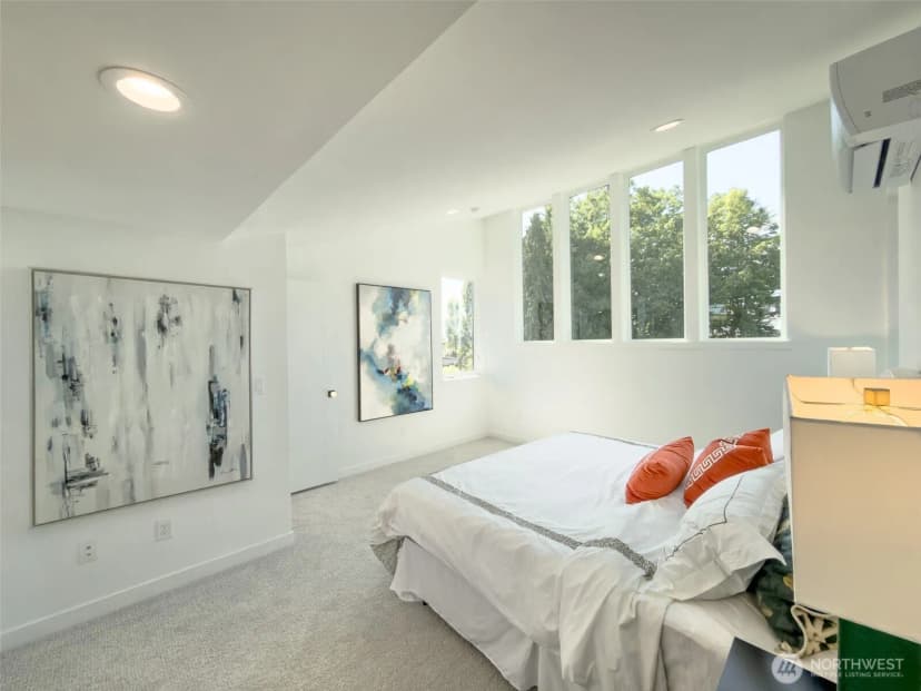 Property photo for 5402 20th Avenue S, Seattle photo 9