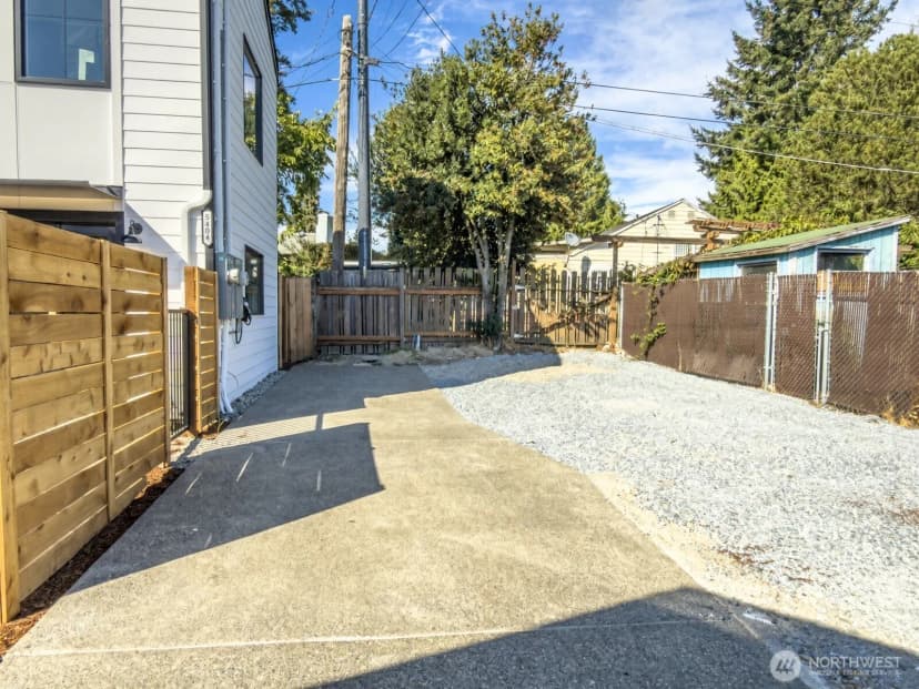 Property photo for 5402 20th Avenue S, Seattle photo 39