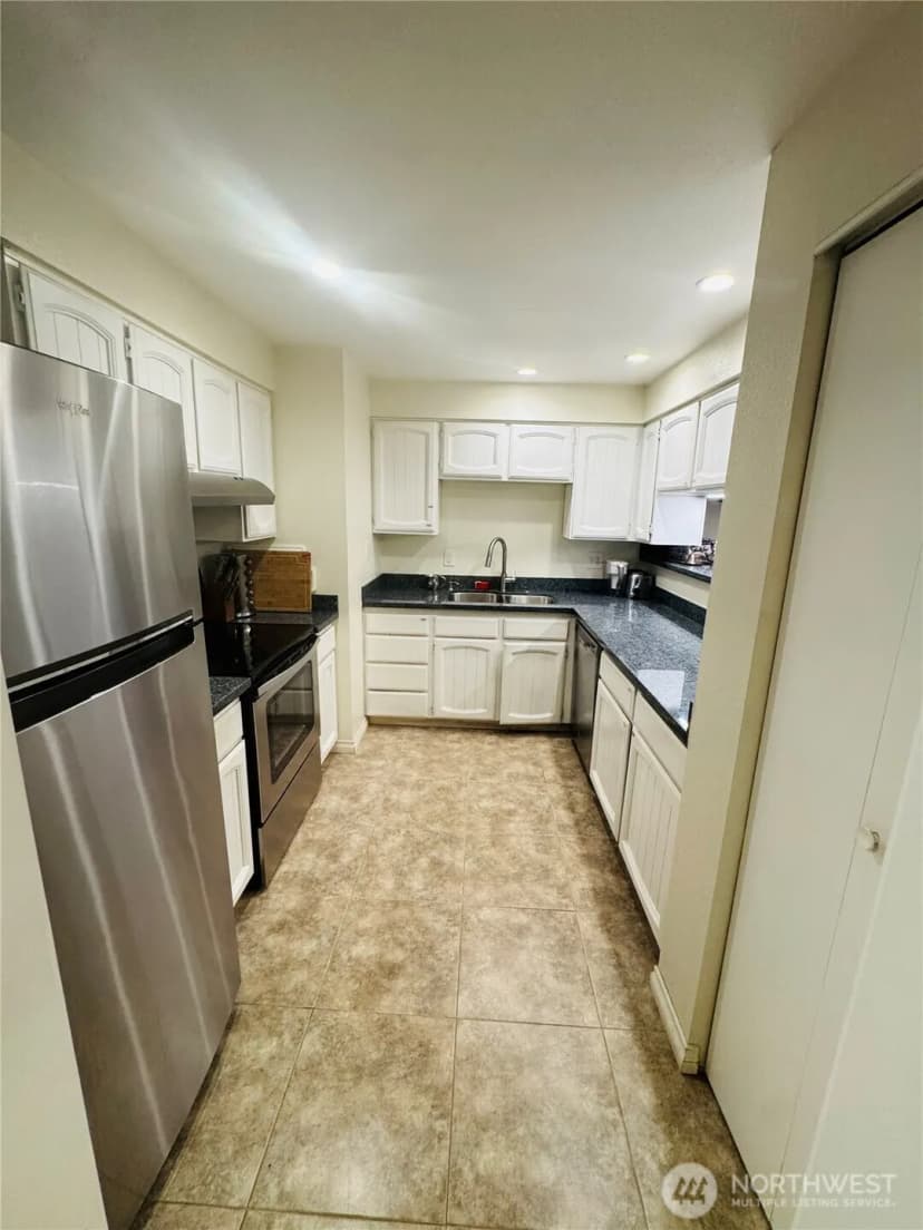 Property photo for 15609 Ne 18th St #d104, Bellevue photo 5