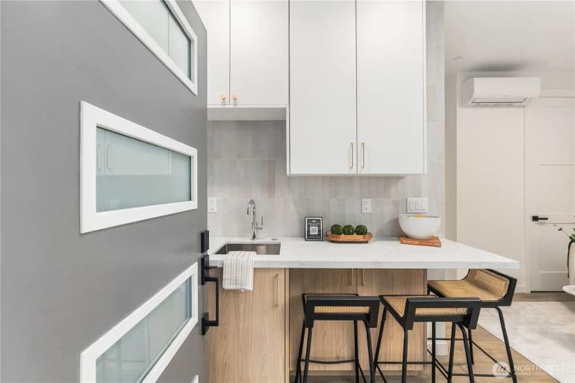 Property photo for 2328 Franklin Avenue E #g, Seattle photo 5