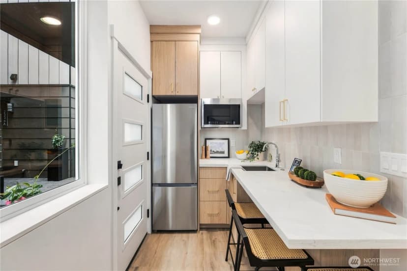 Property photo for 2328 Franklin Avenue E #g, Seattle photo 6