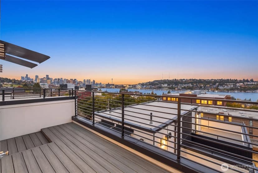 Property photo for 2328 Franklin Avenue E #g, Seattle