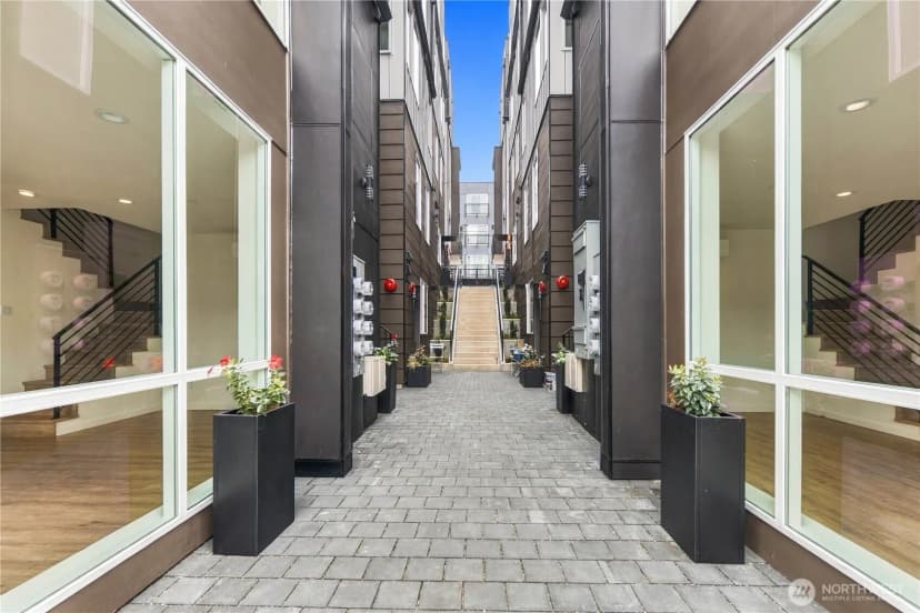 Property photo for 2328 Franklin Avenue E #g, Seattle photo 33