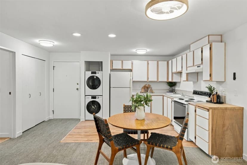 Property photo for 5225 50th Avenue Ne #204, Seattle photo 8