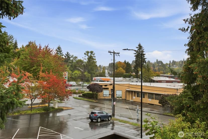 Property photo for 5225 50th Avenue Ne #204, Seattle photo 26