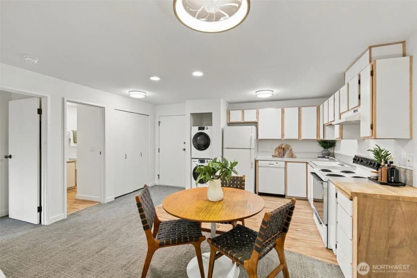 Property photo for 5225 50th Avenue Ne #204, Seattle photo 9