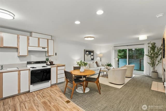 Property photo for 5225 50th Avenue Ne #204, Seattle photo 5