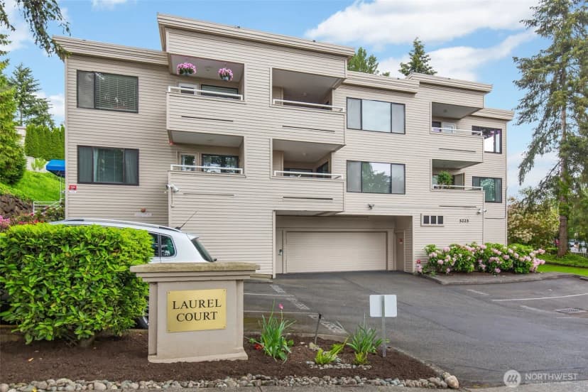 Property photo for 5225 50th Avenue Ne #204, Seattle photo 2