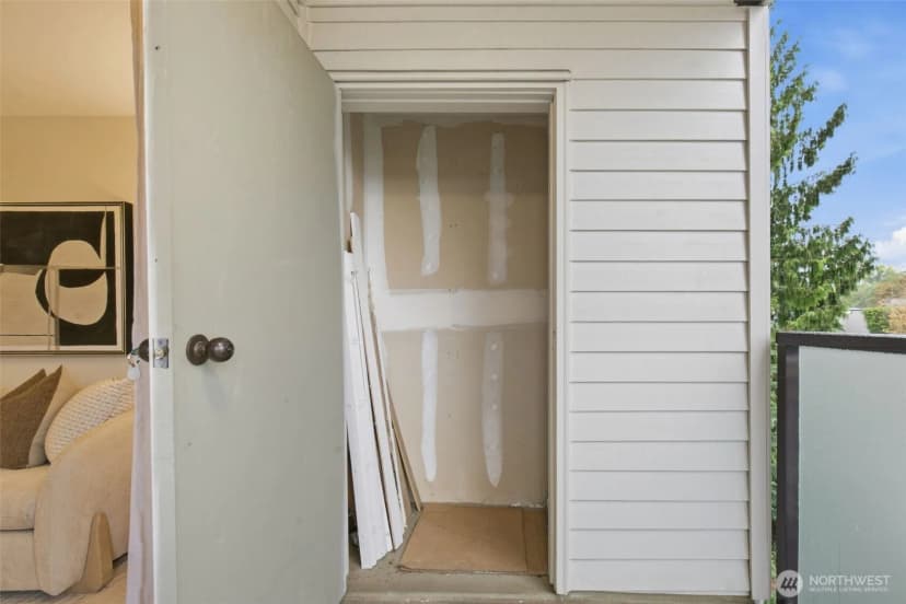 Property photo for 5225 50th Avenue Ne #204, Seattle photo 24