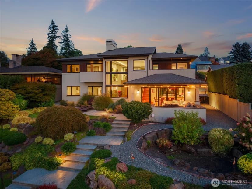 Property photo for 2820 Magnolia Boulevard W, Seattle