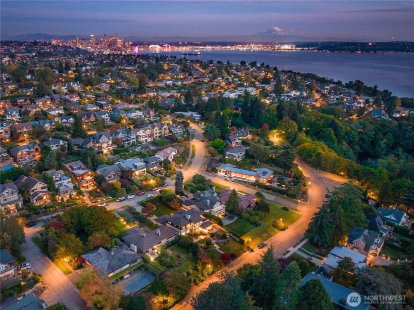 Property photo for 2820 Magnolia Boulevard W, Seattle photo 36