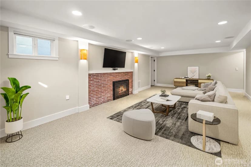 Property photo for 2820 Magnolia Boulevard W, Seattle photo 30