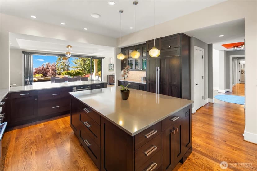 Property photo for 2820 Magnolia Boulevard W, Seattle photo 12