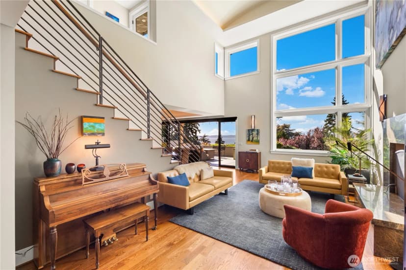 Property photo for 2820 Magnolia Boulevard W, Seattle photo 4
