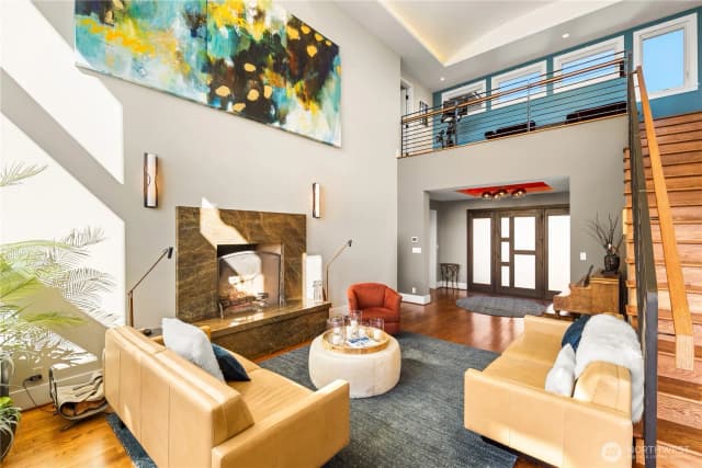 Property photo for 2820 Magnolia Boulevard W, Seattle photo 3