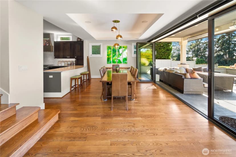 Property photo for 2820 Magnolia Boulevard W, Seattle photo 16