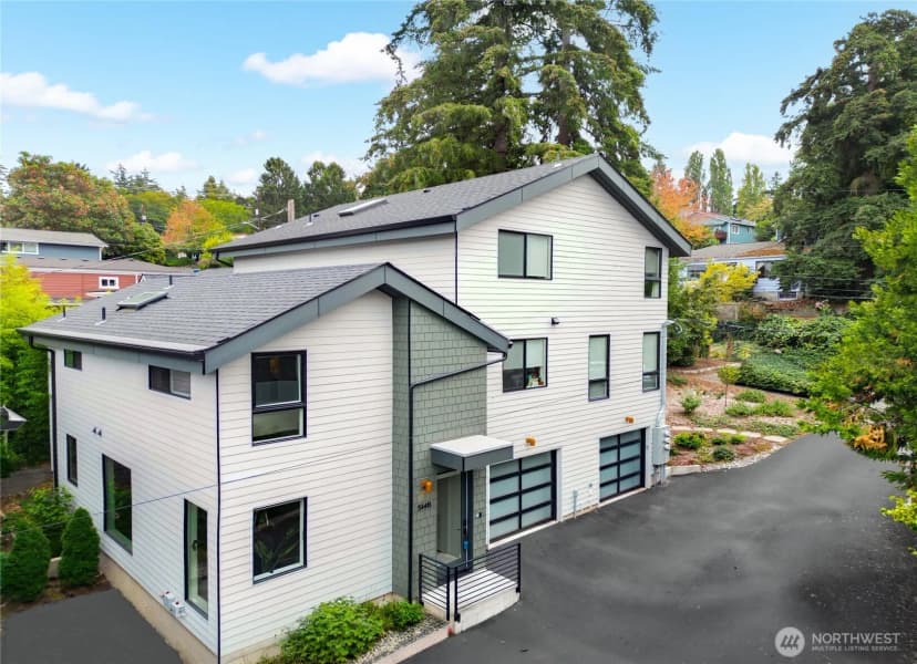 Property photo for 514 Ne 102nd Street #b, Seattle