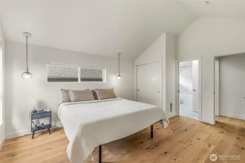 Property photo for 514 Ne 102nd Street #b, Seattle photo 15