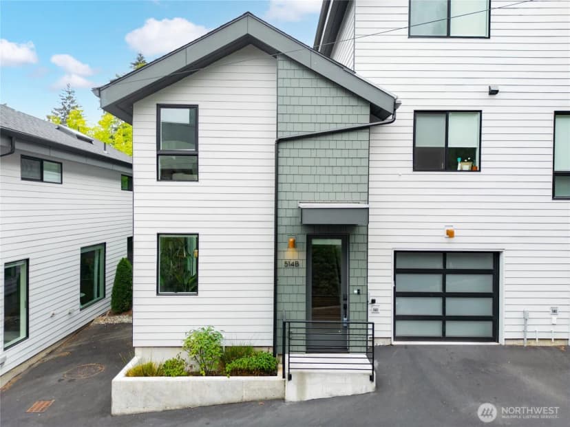 Property photo for 514 Ne 102nd Street #b, Seattle photo 2