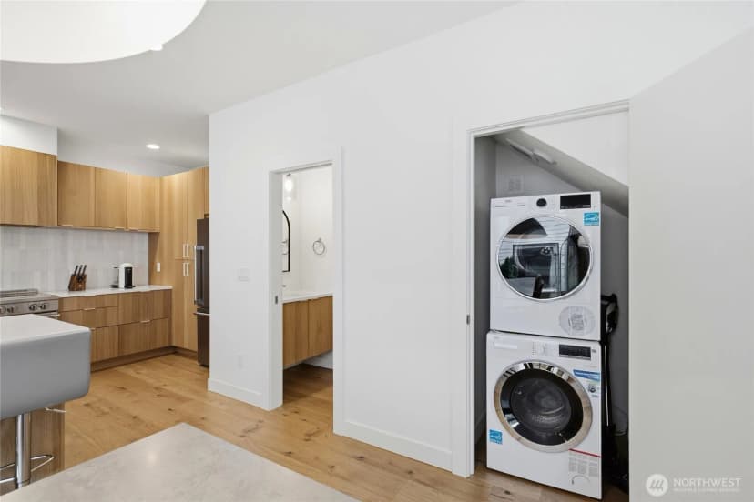 Property photo for 514 Ne 102nd Street #b, Seattle photo 23