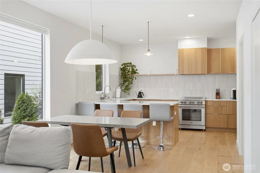 Property photo for 514 Ne 102nd Street #b, Seattle photo 6