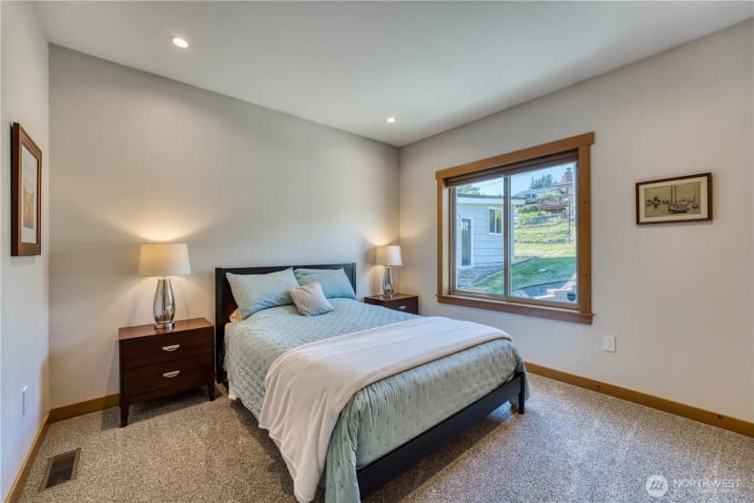 Property photo for 7940 Beach Drive E, Port Orchard photo 19