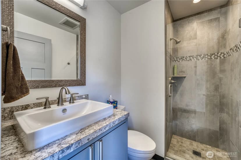 Property photo for 7940 Beach Drive E, Port Orchard photo 33