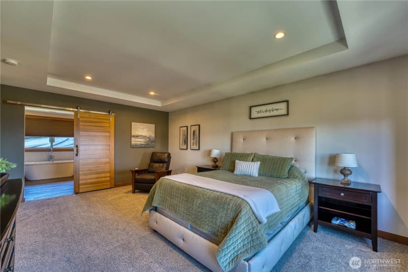 Property photo for 7940 Beach Drive E, Port Orchard photo 23