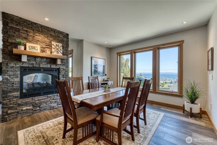 Property photo for 7940 Beach Drive E, Port Orchard photo 8
