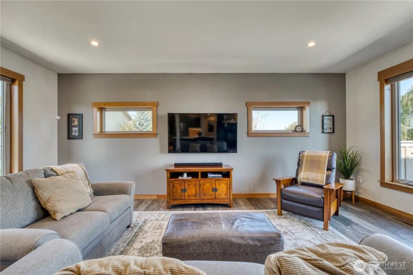 Property photo for 7940 Beach Drive E, Port Orchard photo 14