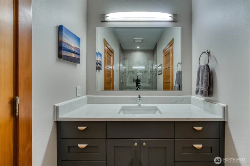 Property photo for 7940 Beach Drive E, Port Orchard photo 17