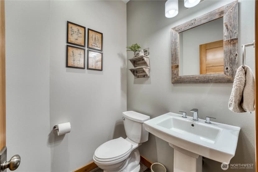 Property photo for 7940 Beach Drive E, Port Orchard photo 21